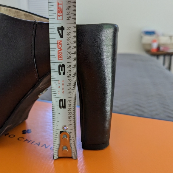 Kenneth Cole Beacon Open Toe Mule - Picture 6 of 6